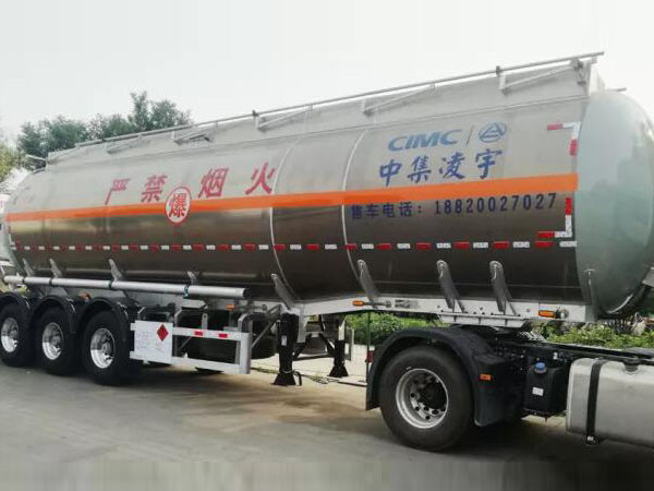 現(xiàn)場收獲多臺(tái)意向，中集凌宇高端液罐車遼寧受青睞
