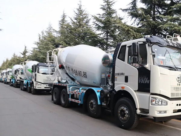 2021捷報(bào)頻傳，新老客戶(hù)訂單不斷，凌宇罐車(chē)奔赴大江南北！